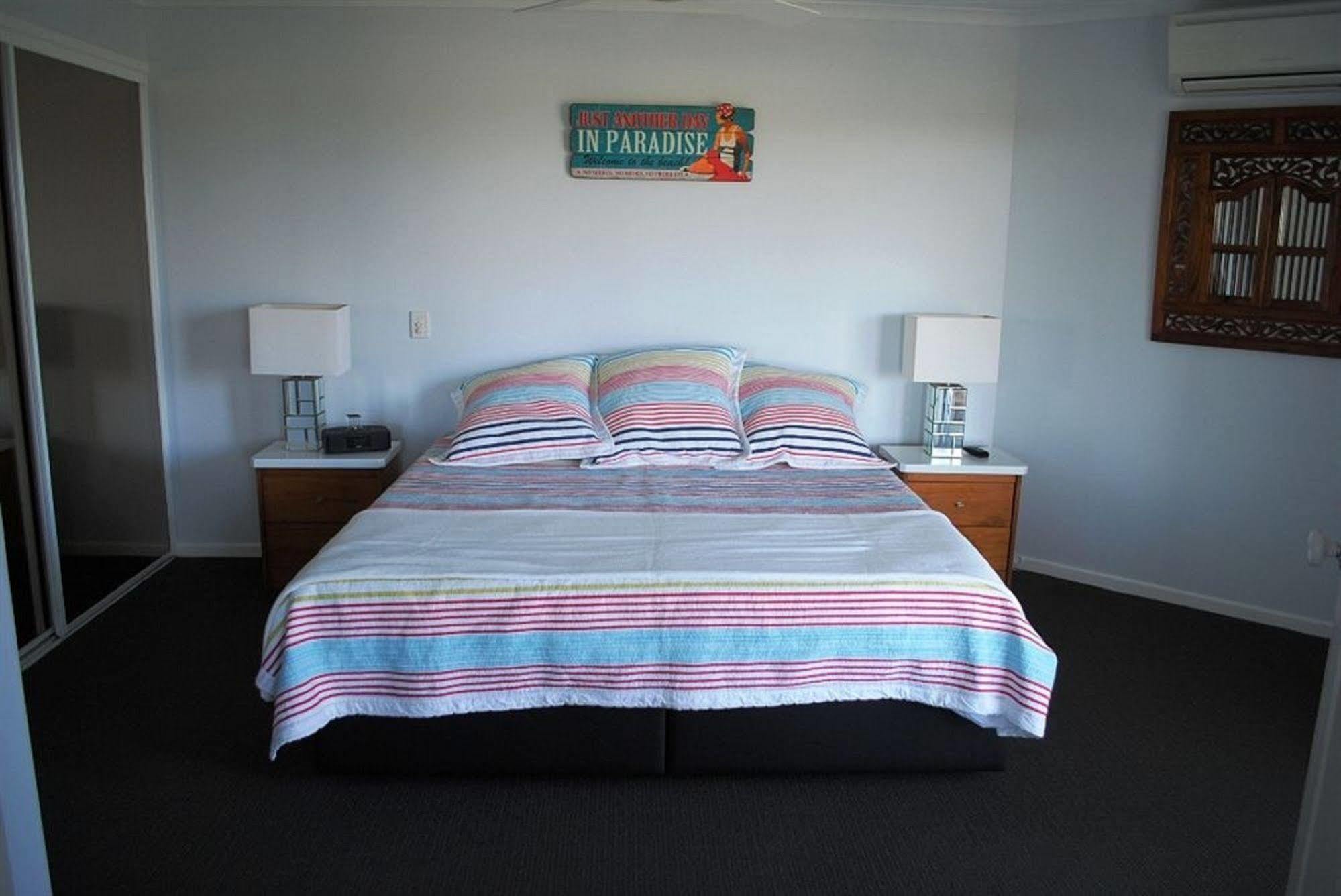 Surfside On The Beach Buddina Esterno foto